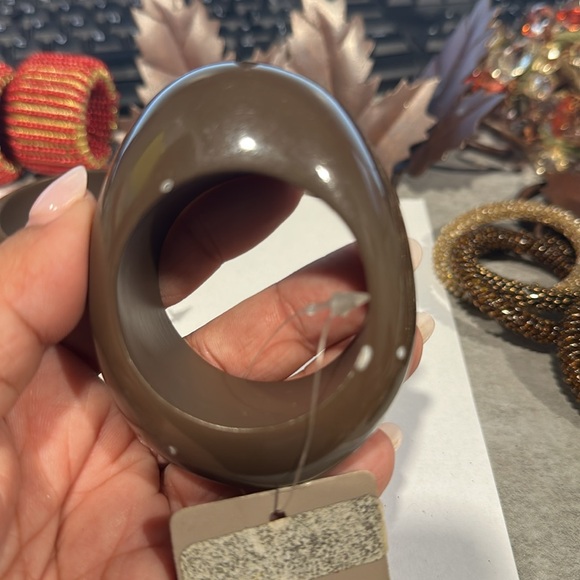 Smooth Brown Napkin Rings - Picture 2 of 3